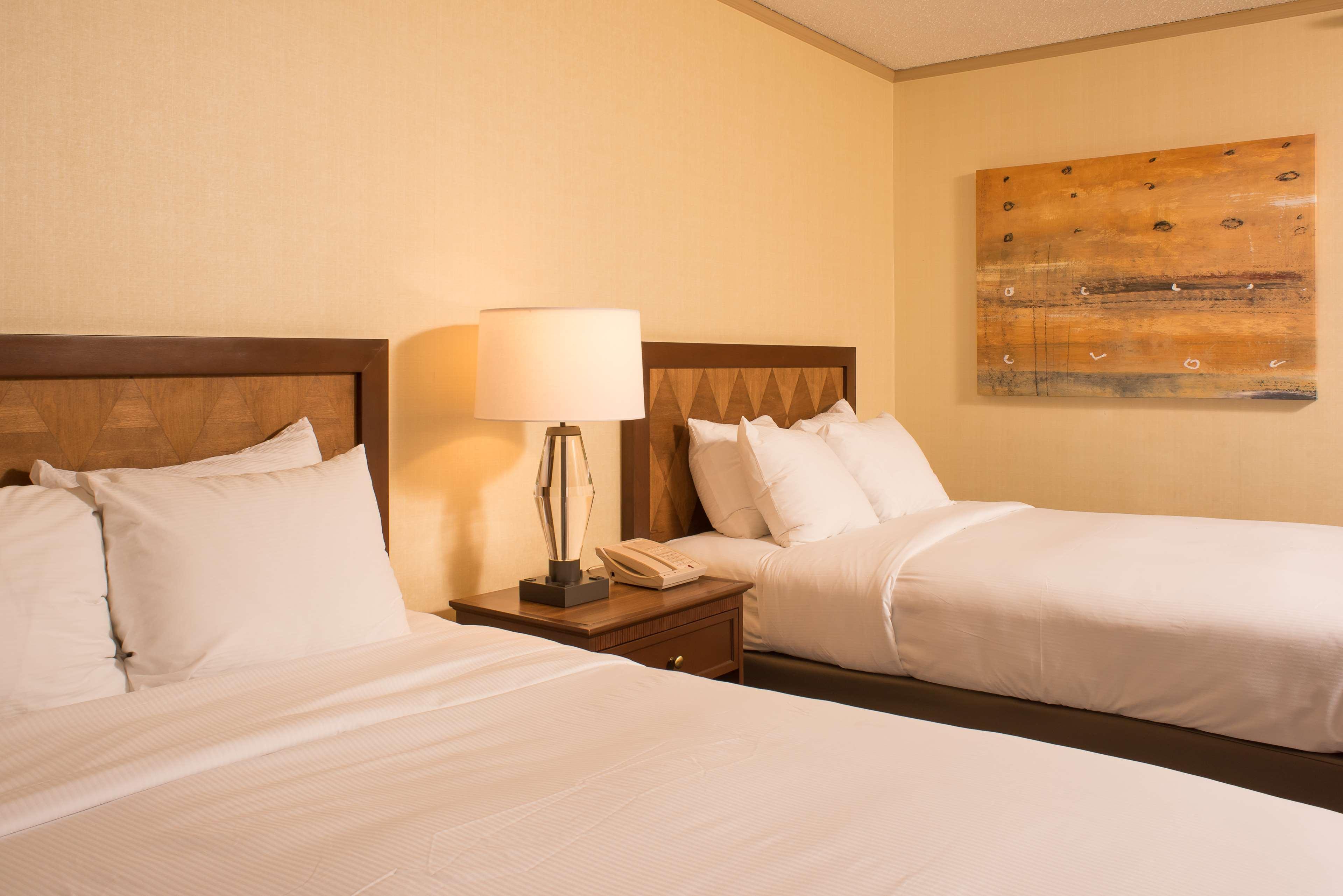 Doubletree By Hilton Tulsa At Warren Place Eksteriør billede