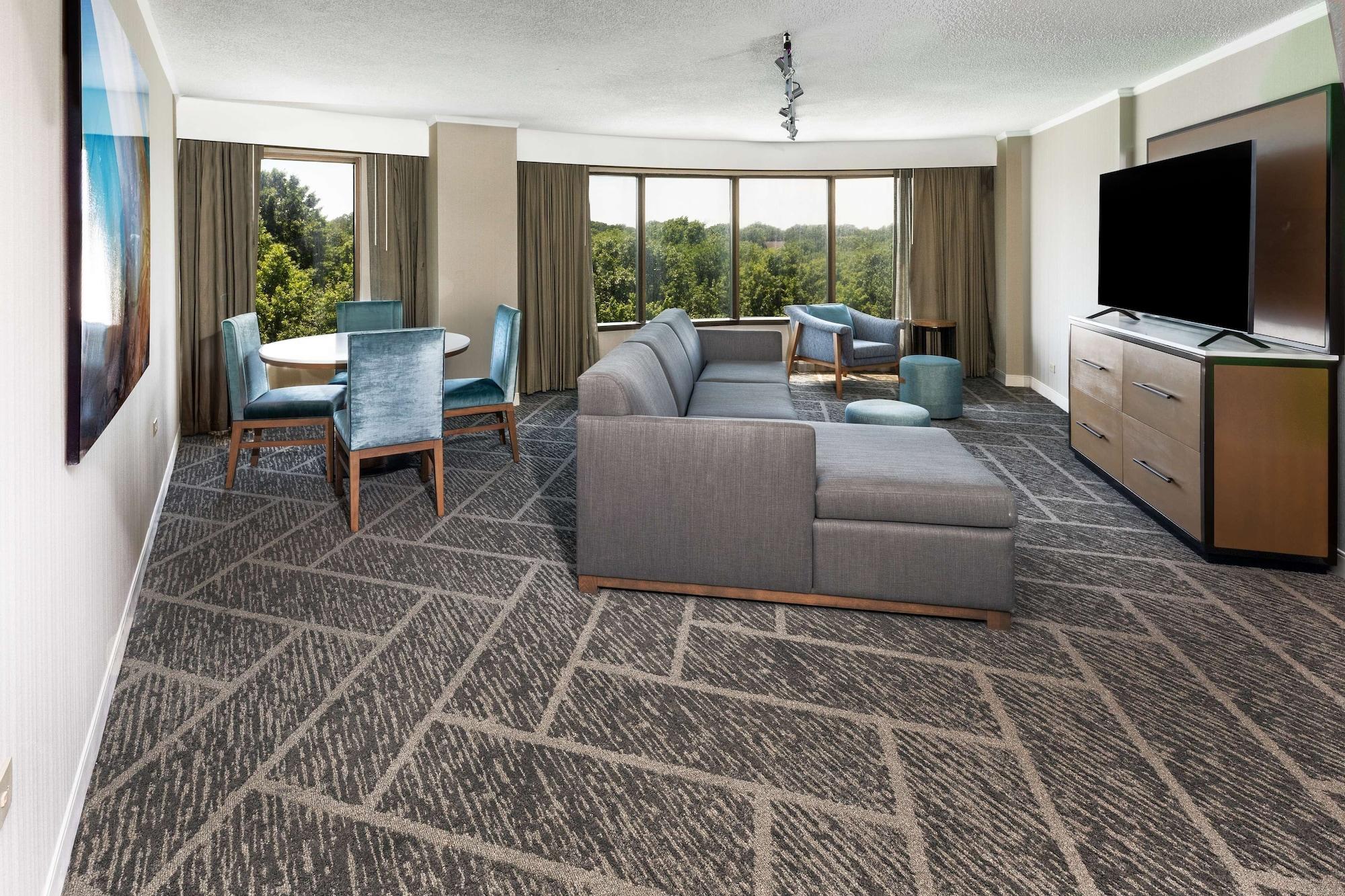 Doubletree By Hilton Tulsa At Warren Place Eksteriør billede
