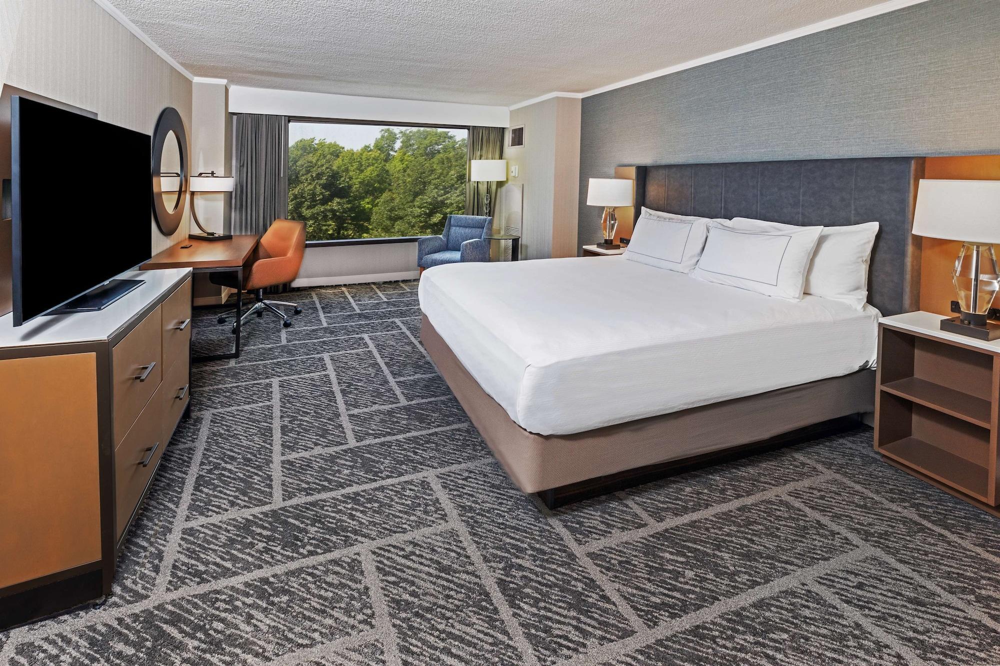 Doubletree By Hilton Tulsa At Warren Place Eksteriør billede