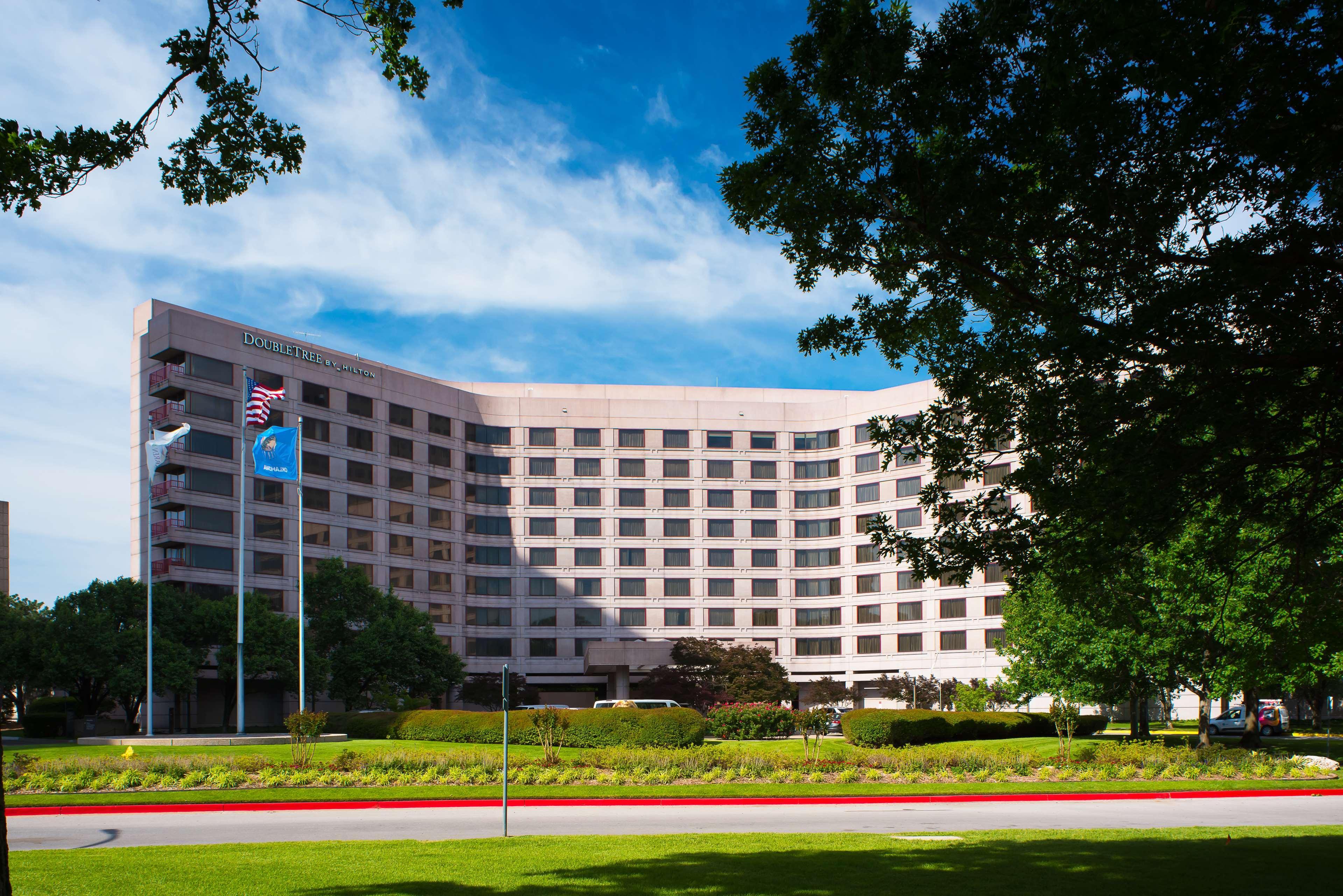 Doubletree By Hilton Tulsa At Warren Place Eksteriør billede