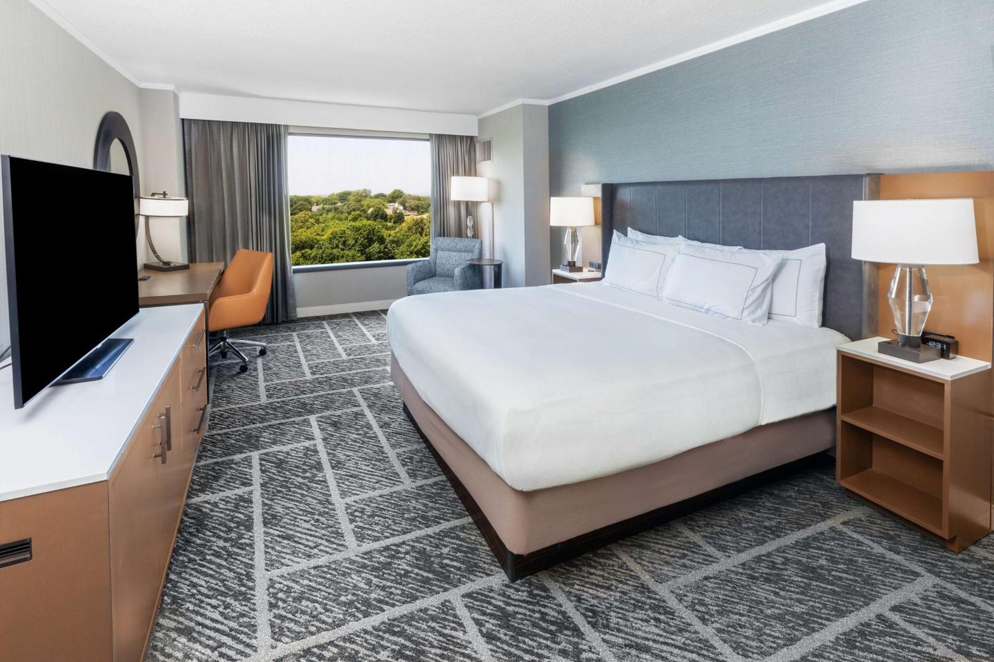 Doubletree By Hilton Tulsa At Warren Place Eksteriør billede