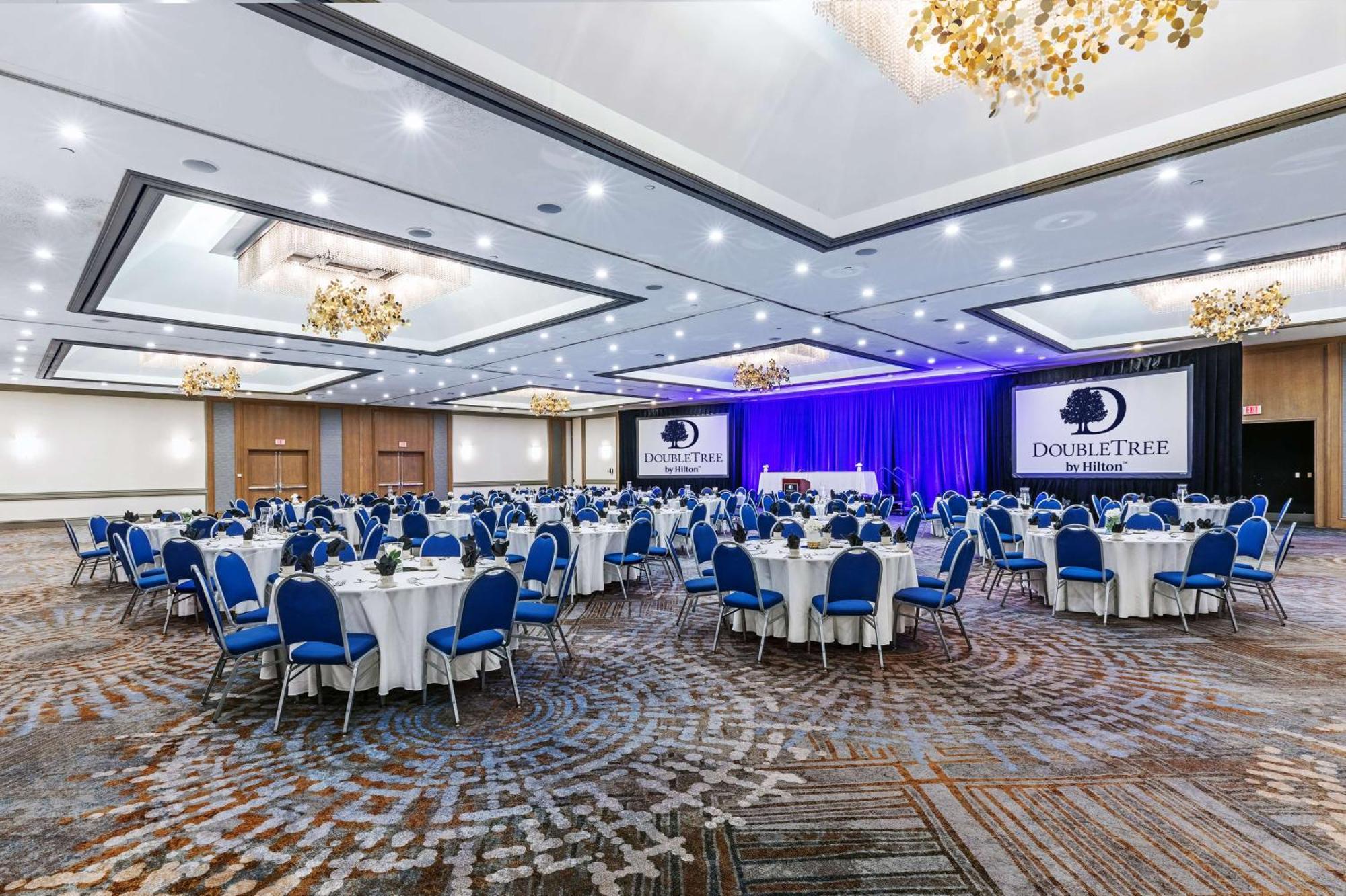 Doubletree By Hilton Tulsa At Warren Place Eksteriør billede