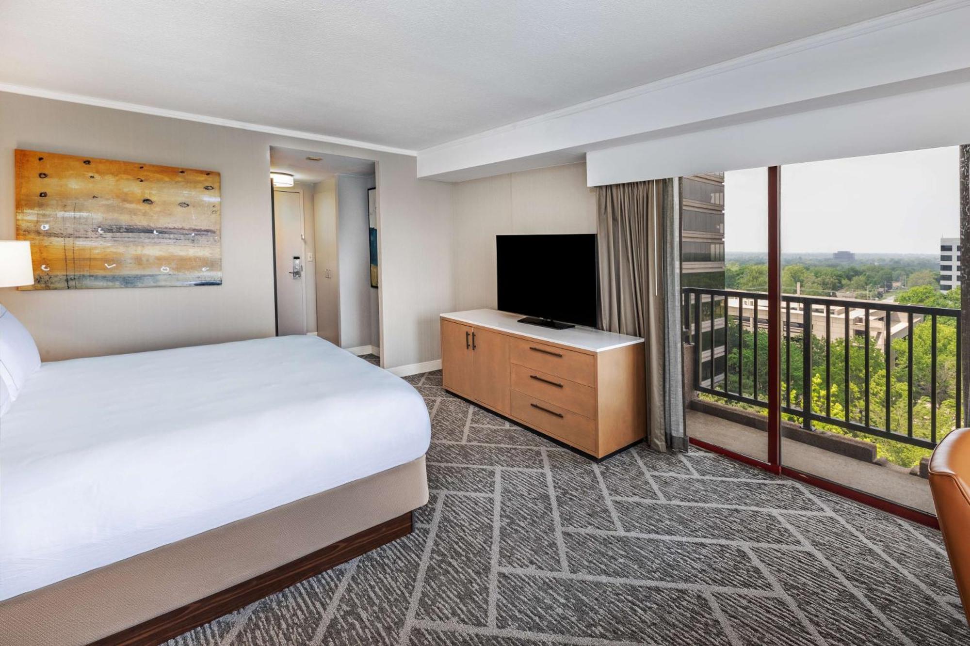 Doubletree By Hilton Tulsa At Warren Place Eksteriør billede