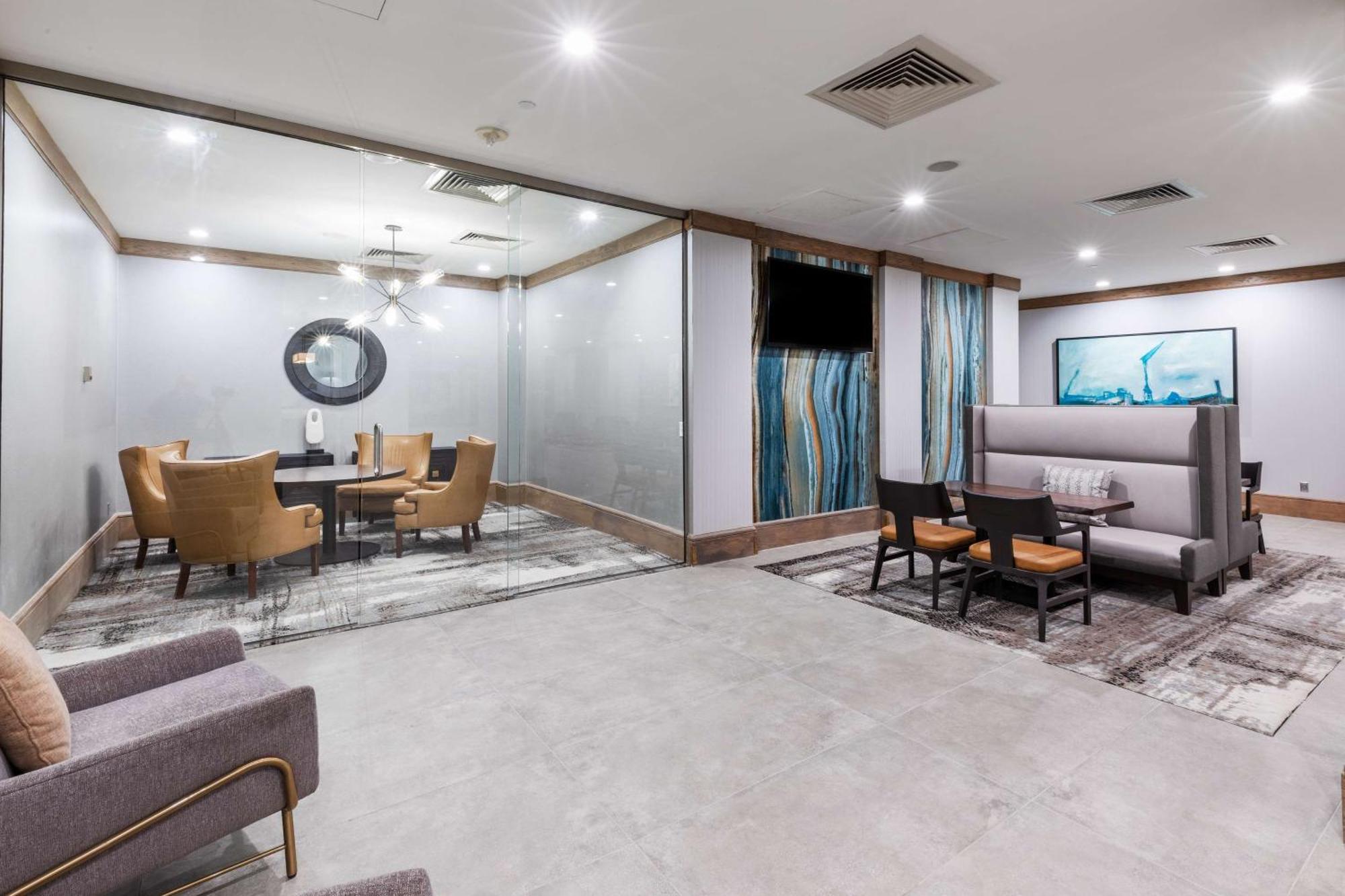 Doubletree By Hilton Tulsa At Warren Place Eksteriør billede