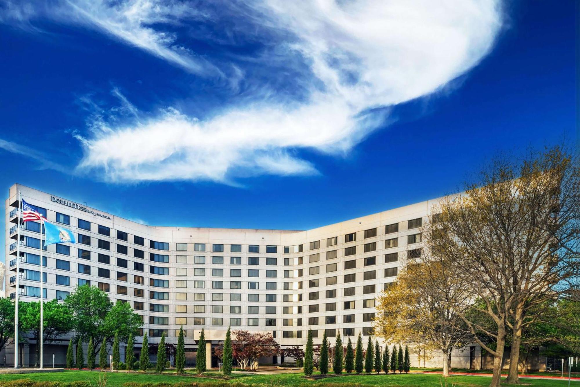 Doubletree By Hilton Tulsa At Warren Place Eksteriør billede